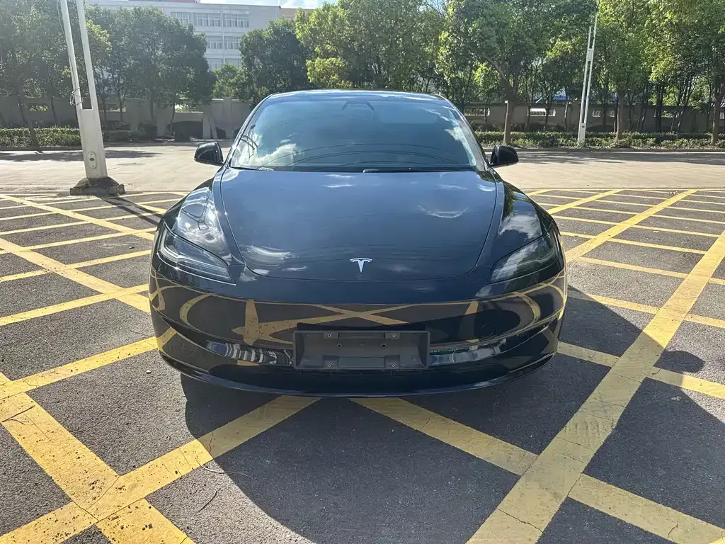 Tesla Model 3 — фото 7