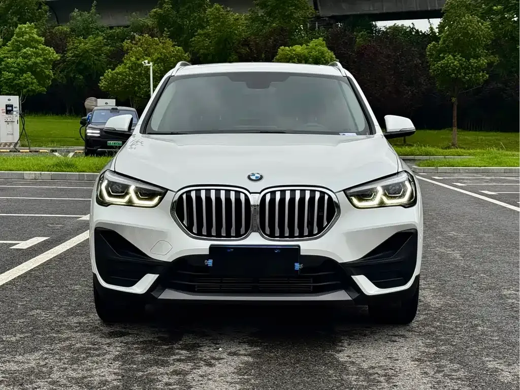 BMW X1 — фото 9