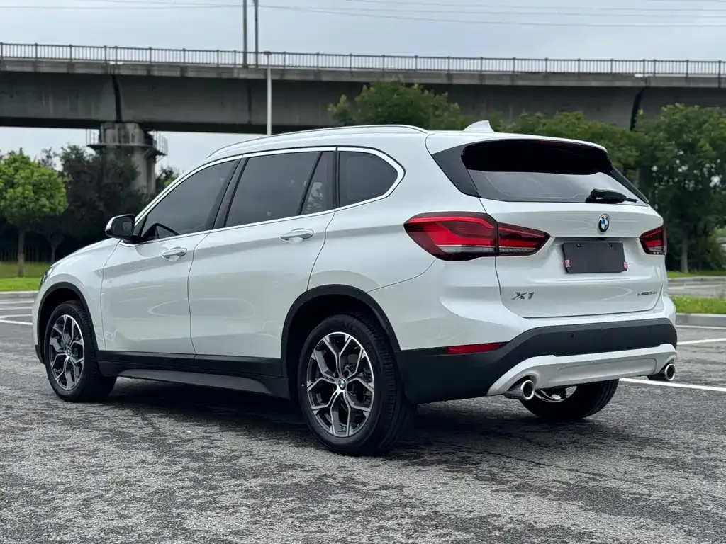 BMW X1 — фото 10