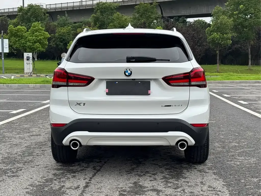 BMW X1 — фото 8