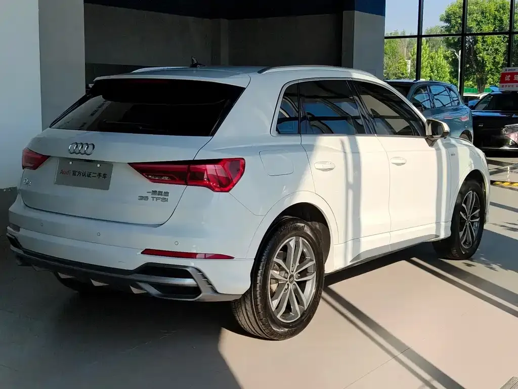Audi Q3 — фото 10