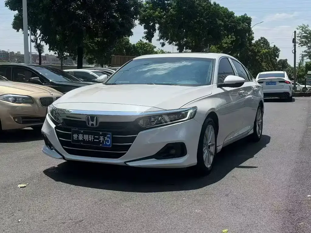 Honda Accord — фото 1