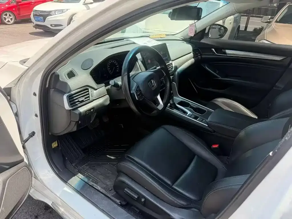 Honda Accord — фото 4