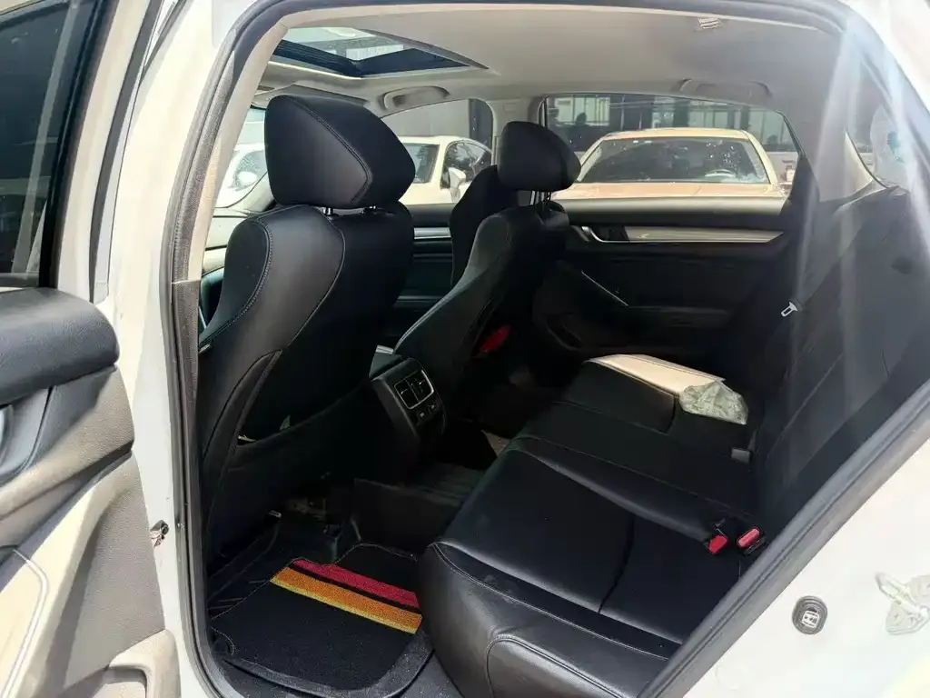 Honda Accord — фото 5