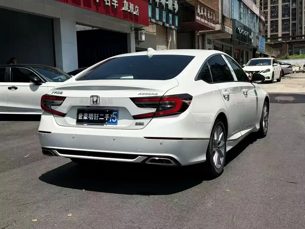 Honda Accord — фото 6