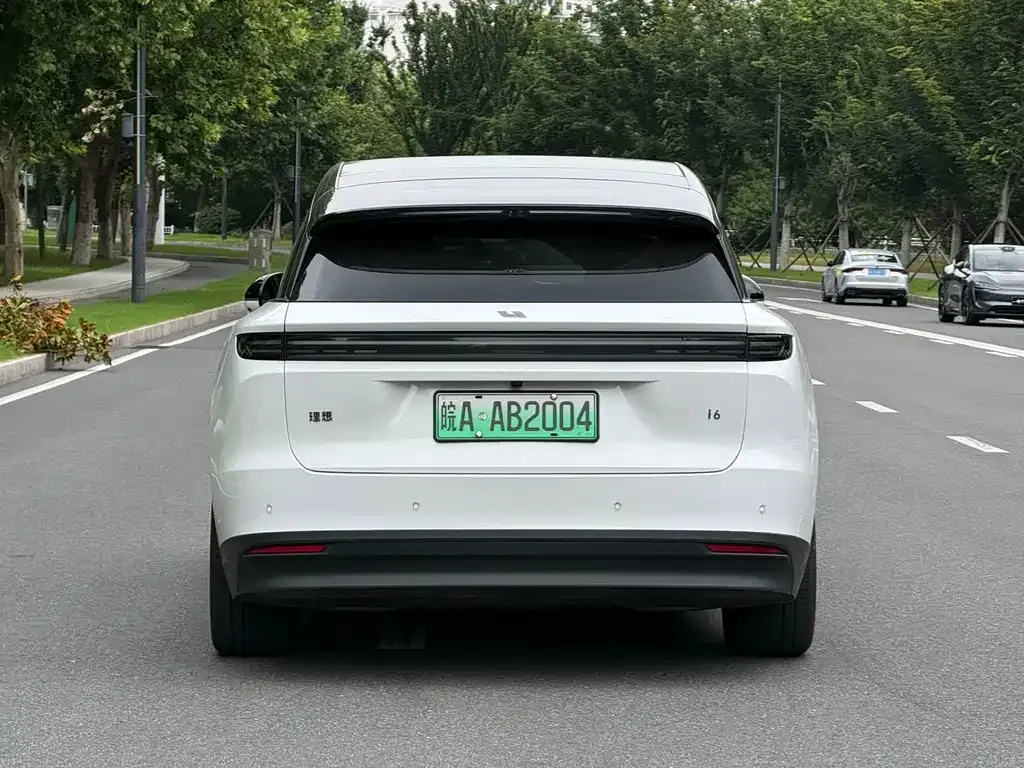 Li Auto i6 — фото 7