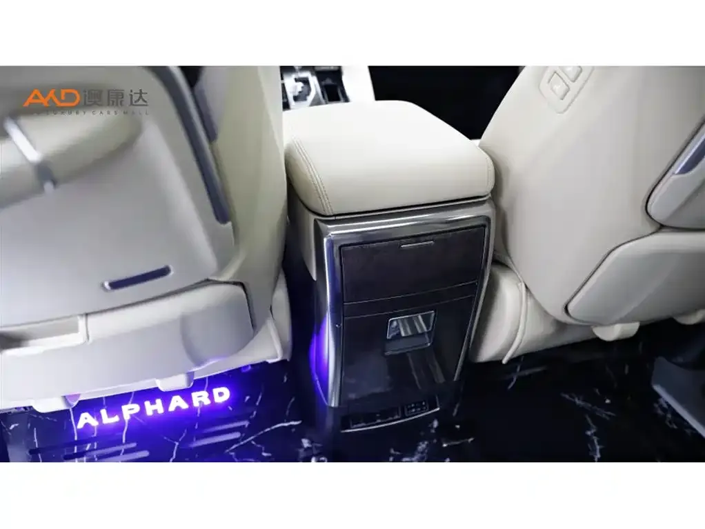 Toyota Alphard — фото 8