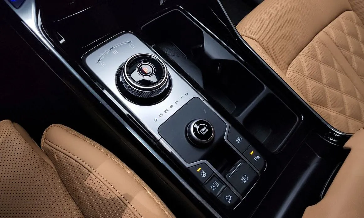 Kia Sorento — фото 6