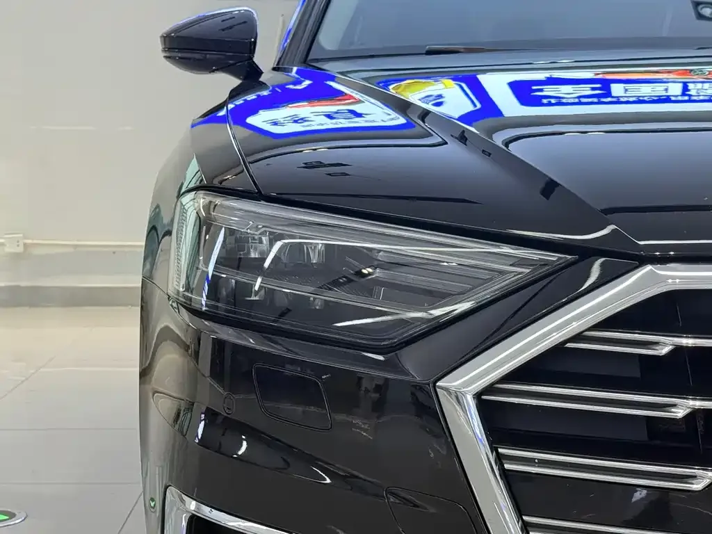 Audi A8 — фото 5