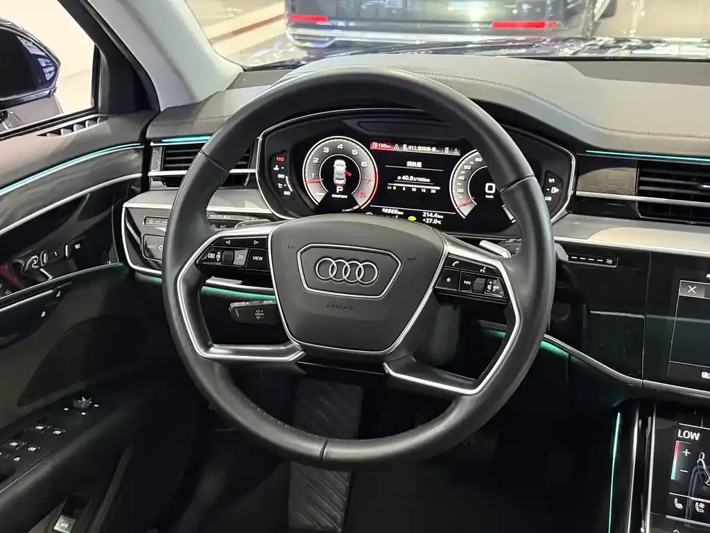 Audi A8 — фото 3