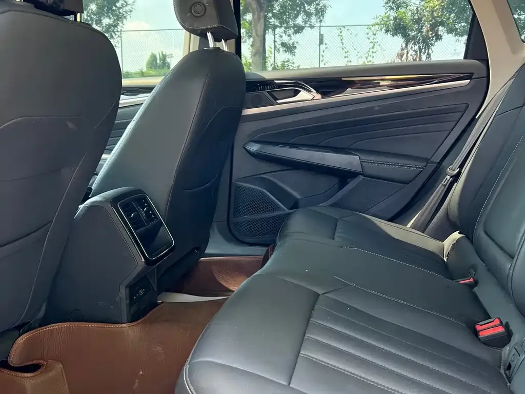 Volkswagen Passat — фото 9