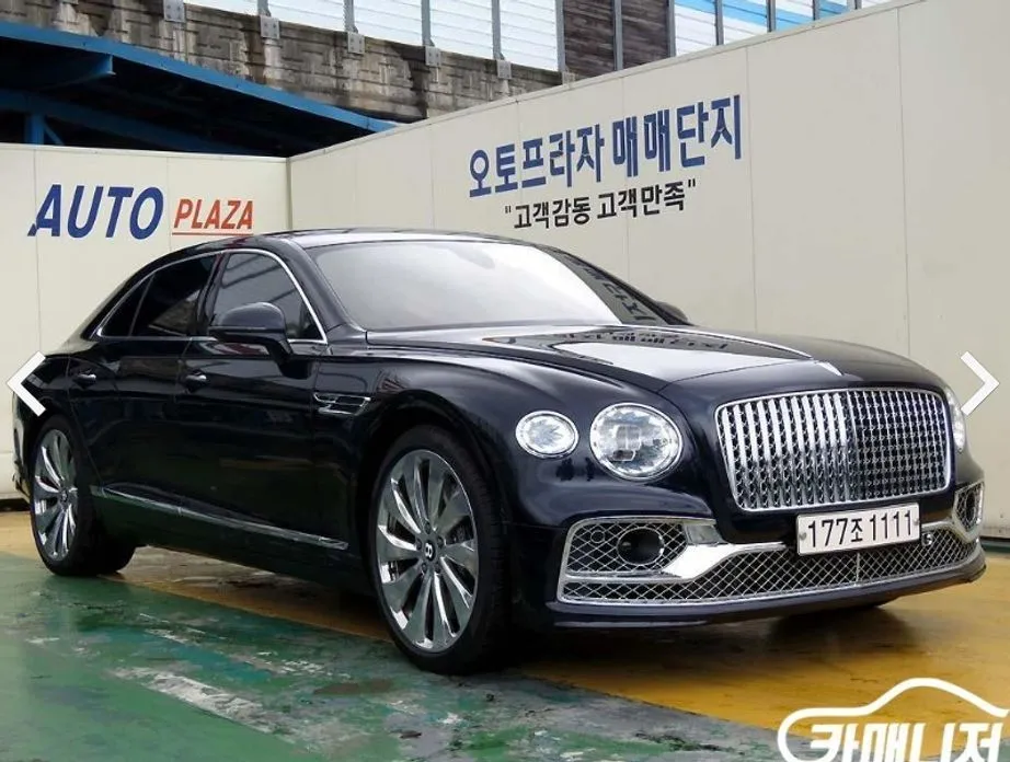 Bentley Flying Spur — фото 1