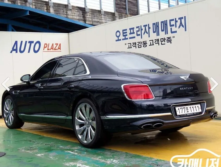 Bentley Flying Spur — фото 6