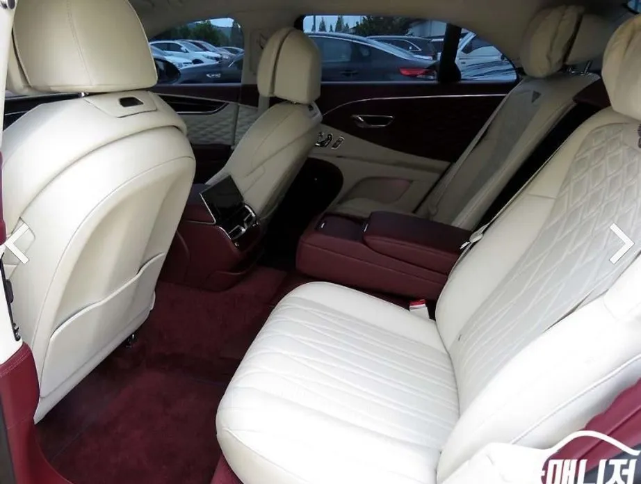 Bentley Flying Spur — фото 10