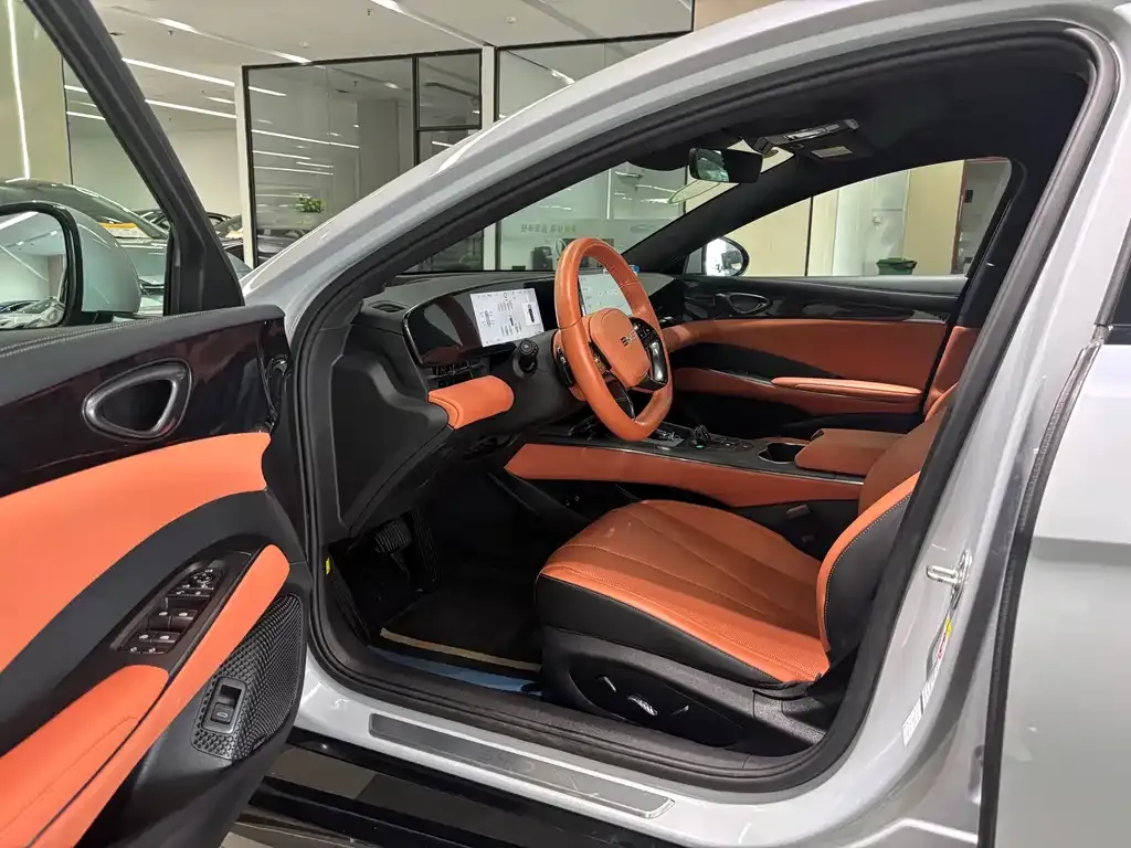 BYD Seal — фото 4
