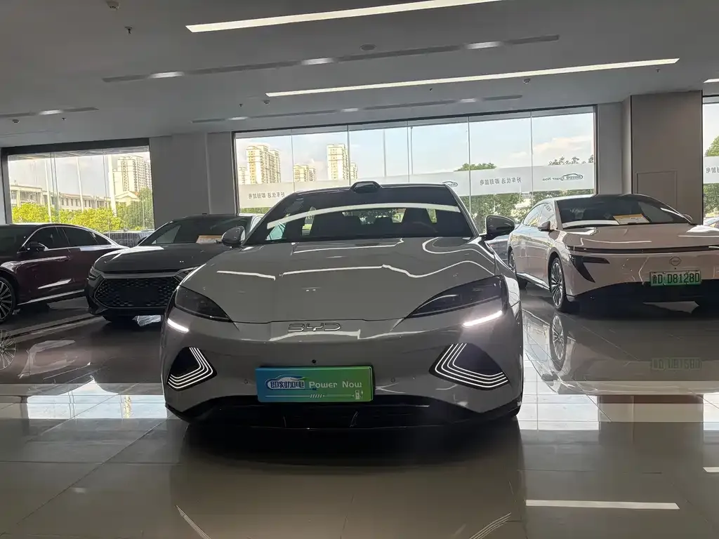 BYD Seal — фото 10