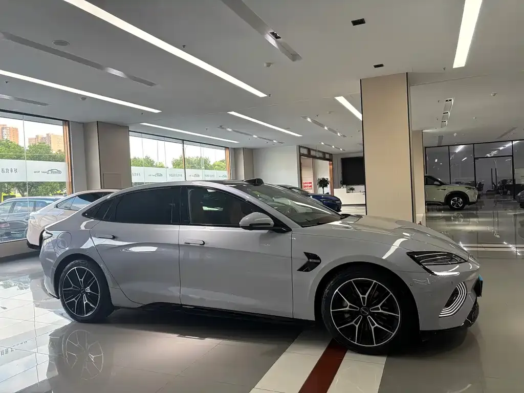 BYD Seal — фото 8