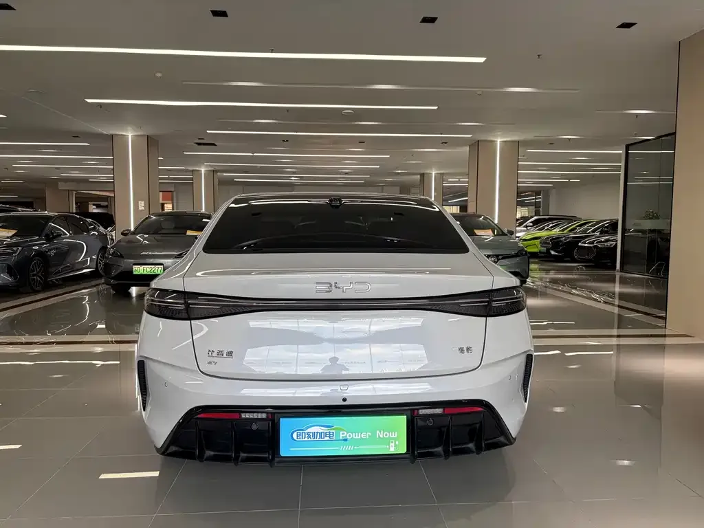 BYD Seal — фото 7