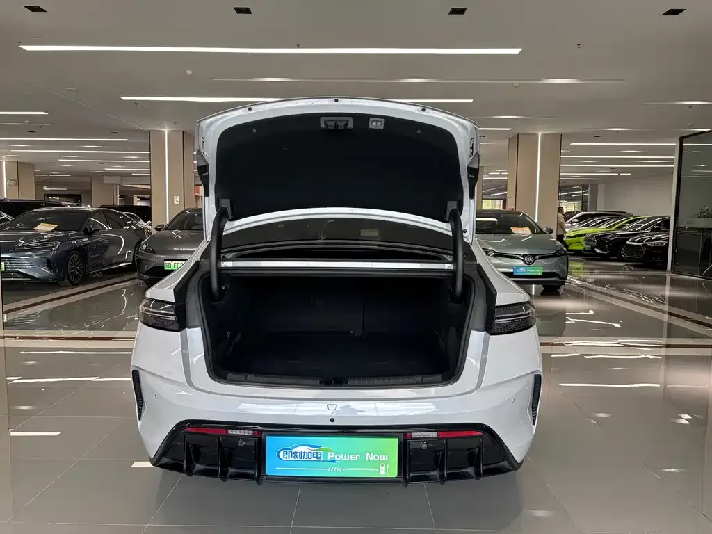BYD Seal — фото 3