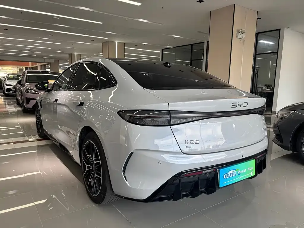 BYD Seal — фото 6