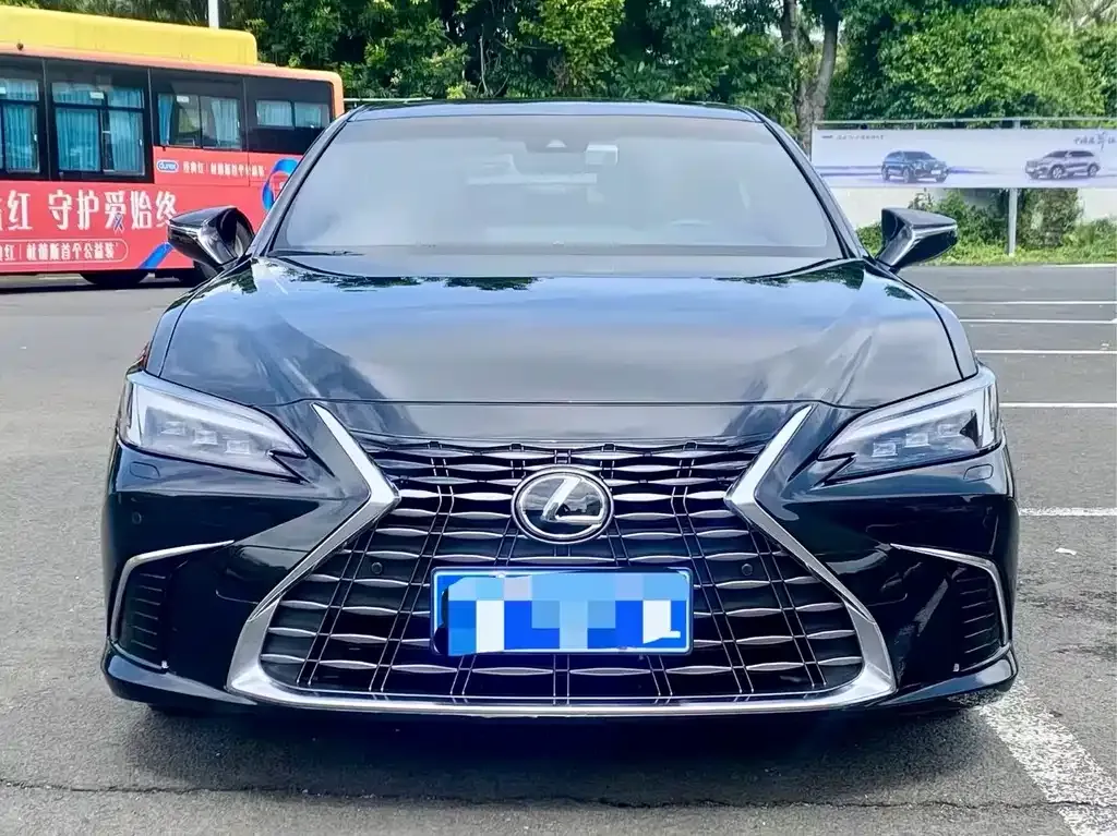 Lexus ES — фото 8