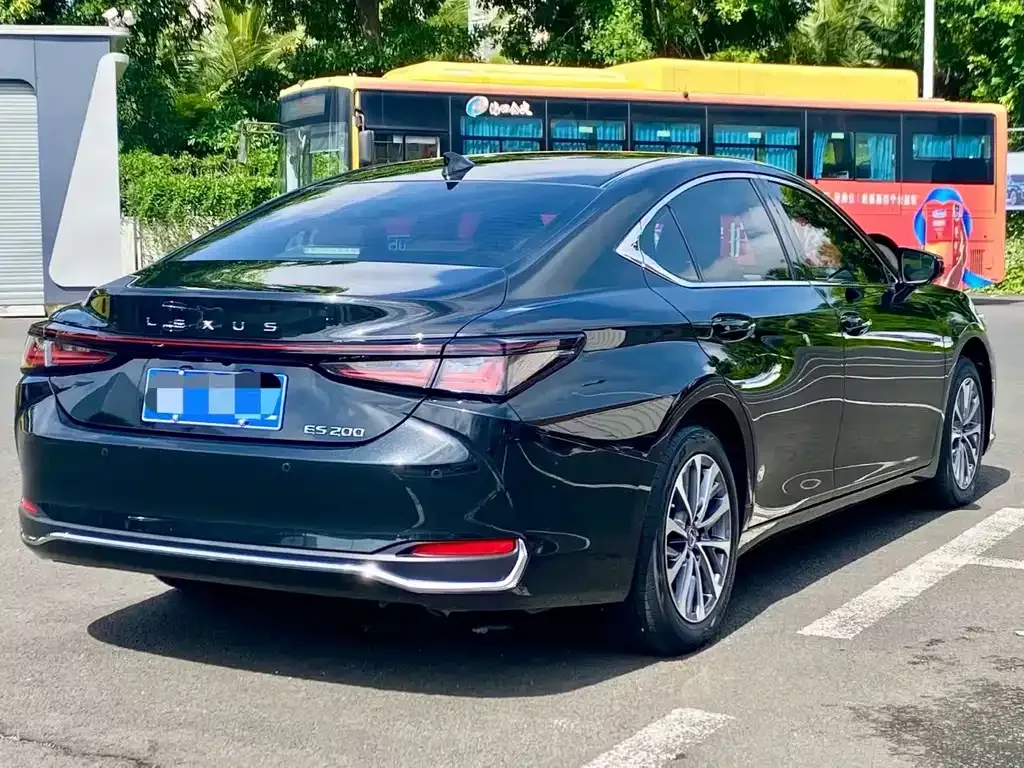 Lexus ES — фото 5