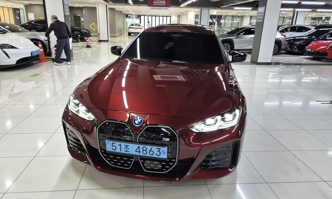 BMW i4 — фото 1