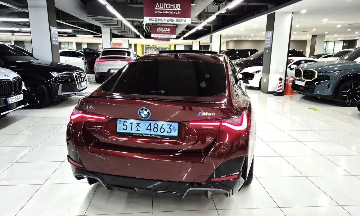 BMW i4 — фото 8