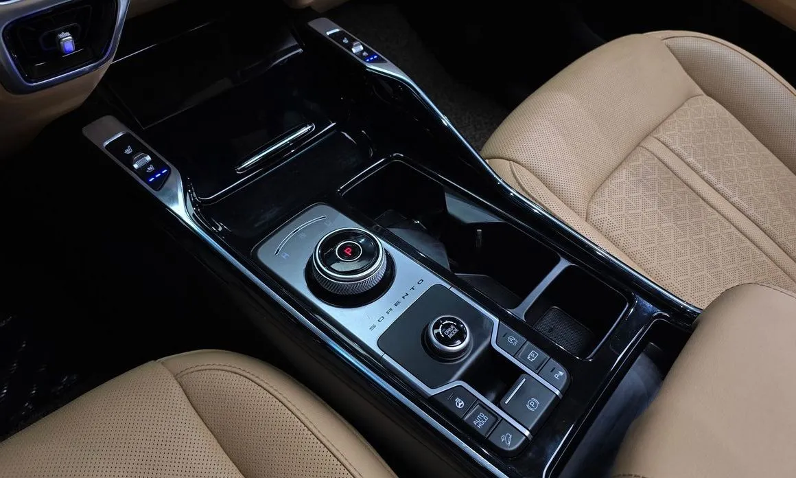 Kia Sorento — фото 6