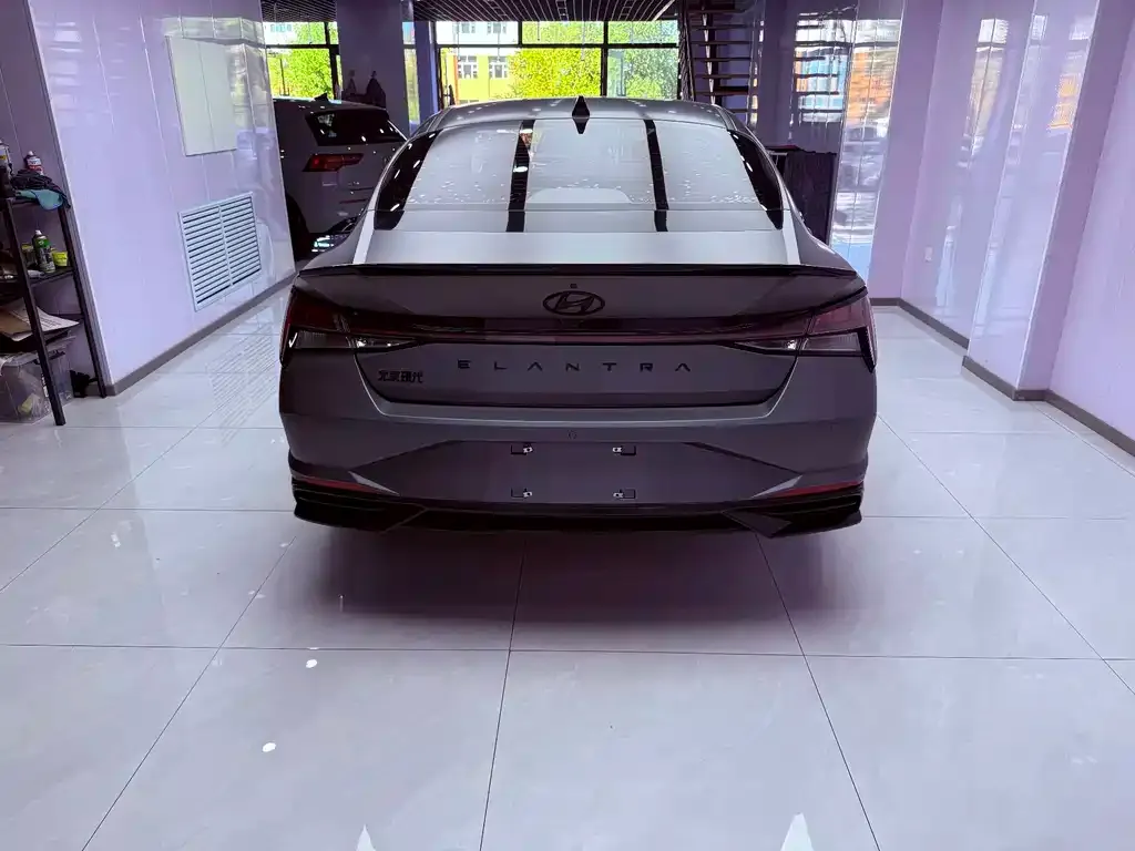 Hyundai Elantra — фото 7