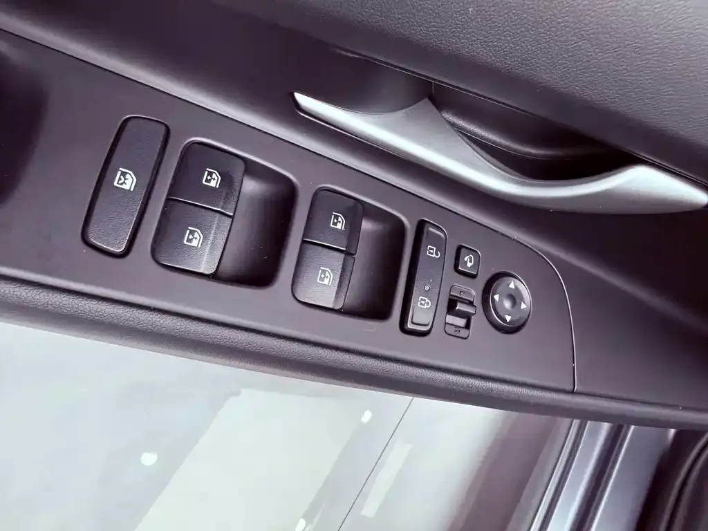 Hyundai Elantra — фото 6
