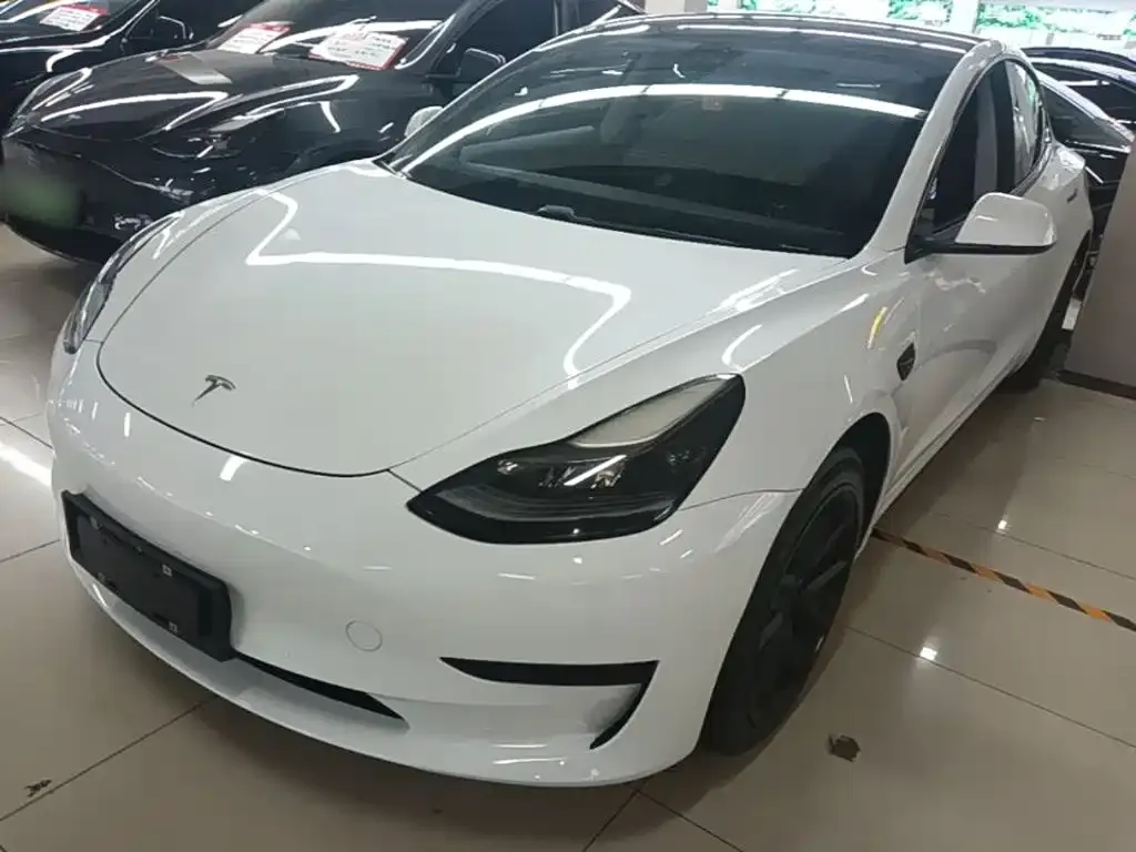 Tesla Model 3 — фото 5