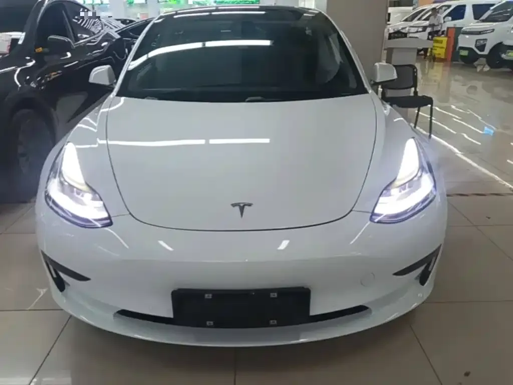 Tesla Model 3 — фото 6
