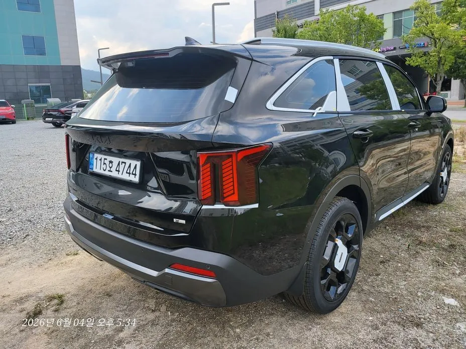 Kia Sorento — фото 6