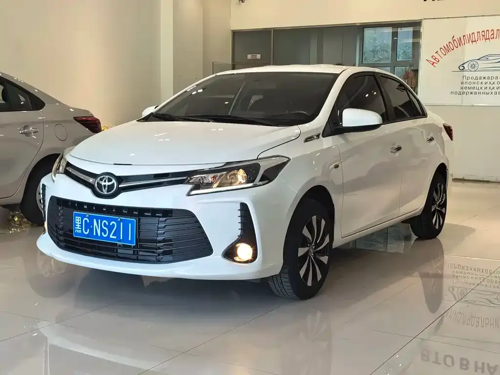 Toyota Vios — фото 1