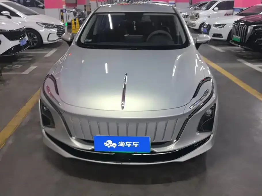 Hongqi E-QM5 — фото 9