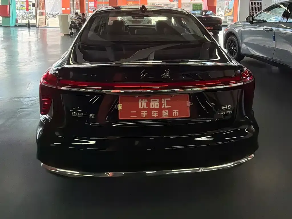 Hongqi H5 — фото 7