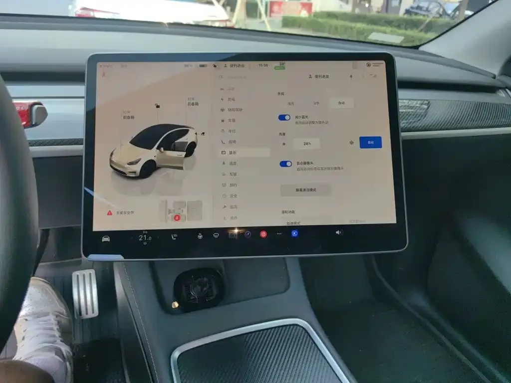 Tesla Model Y — фото 5