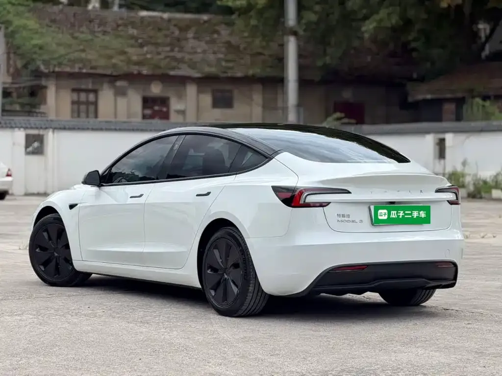 Tesla Model 3 — фото 4