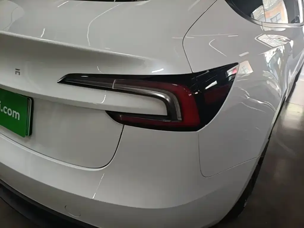 Tesla Model 3 — фото 3
