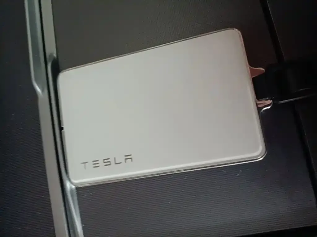 Tesla Model 3 — фото 2