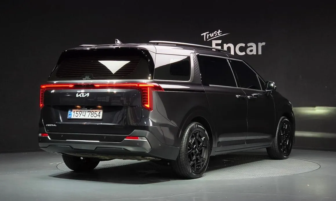 Kia Carnival — фото 4