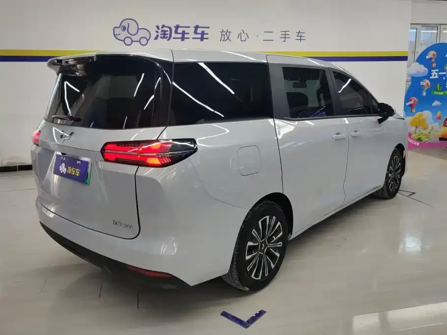 Wuling Starlight 730 New Energy — фото 9