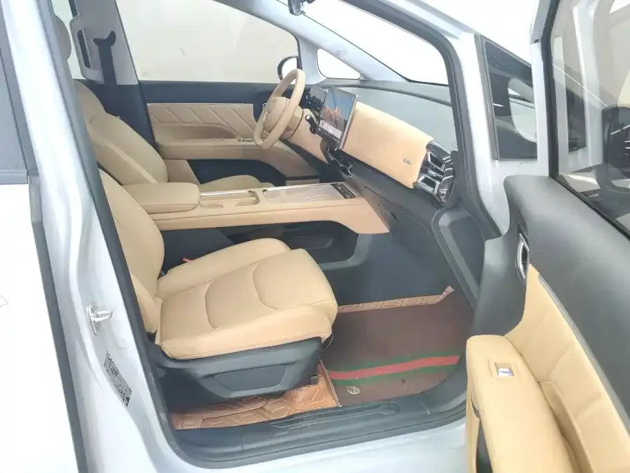 Wuling Starlight 730 New Energy — фото 10