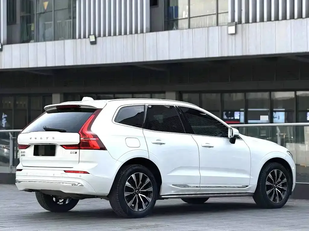Volvo XC60 — фото 4