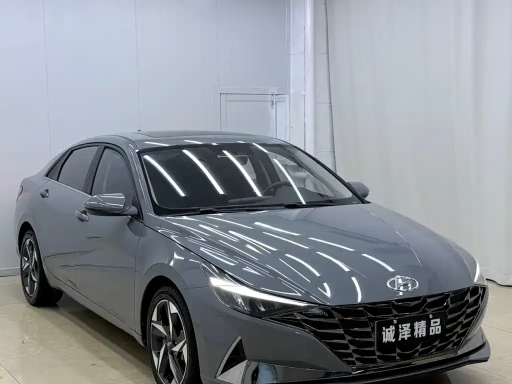 Hyundai Elantra — фото 3