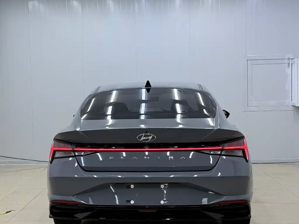 Hyundai Elantra — фото 5