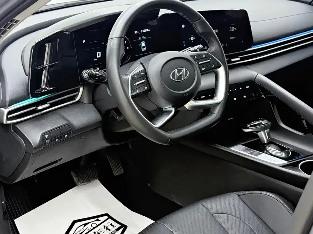 Hyundai Elantra — фото 6
