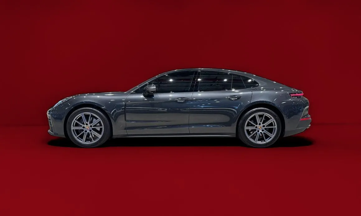 Porsche Panamera — фото 1