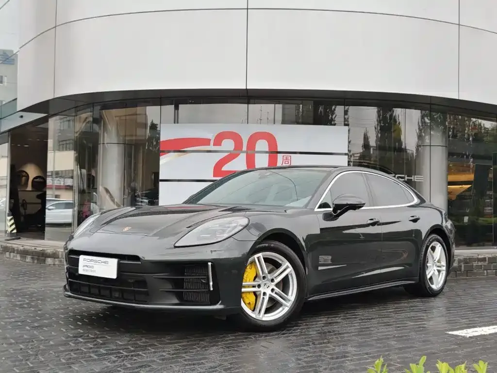 Porsche Panamera — фото 1
